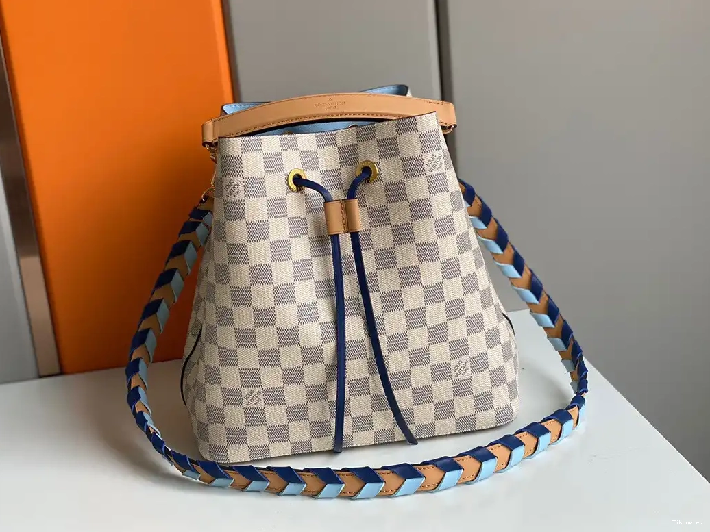 VUITTON LOUIS NÉONOÉ MM 0701